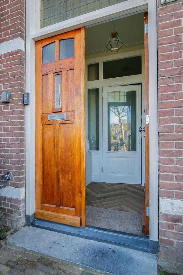 Uniek Verblijf In Herenhuis, Eigen Appartement Op De Tweede Etage Van Ons Huis Leeuwarden Esterno foto